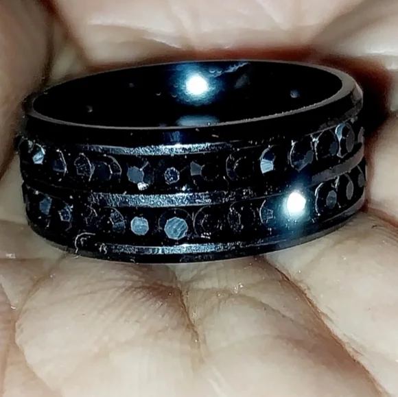 Black Stainlesssteel Unisex Ring with Gemstone Detailing